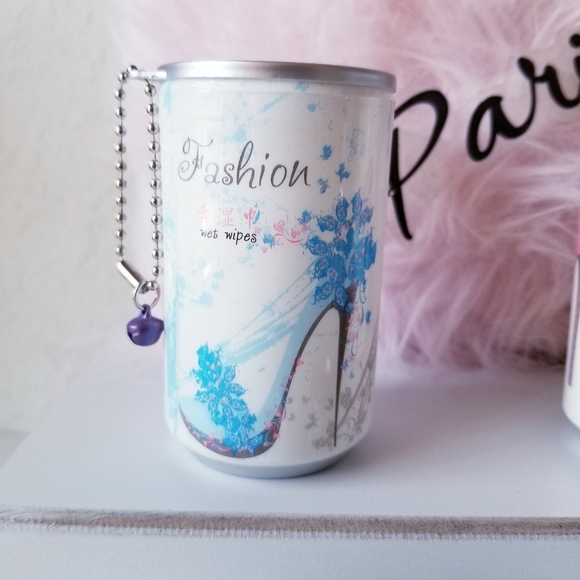 3/$25♥️ Mini Can Portable Fashion Heel Design Sanitizing Wet Wipes Keychain New - Picture 5 of 13